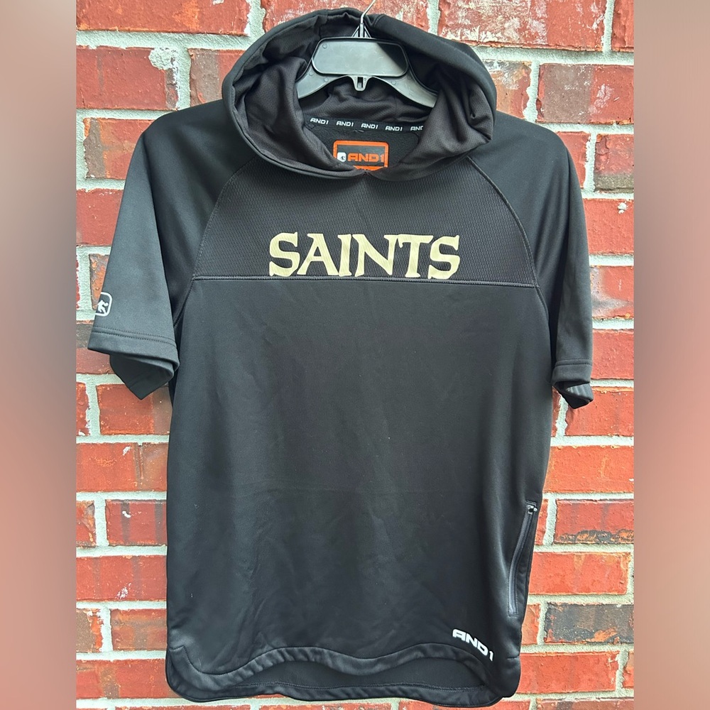 AND1 New Orleans Saints Hooded Short Sleeve Medium Shirt with Zippered Pocket